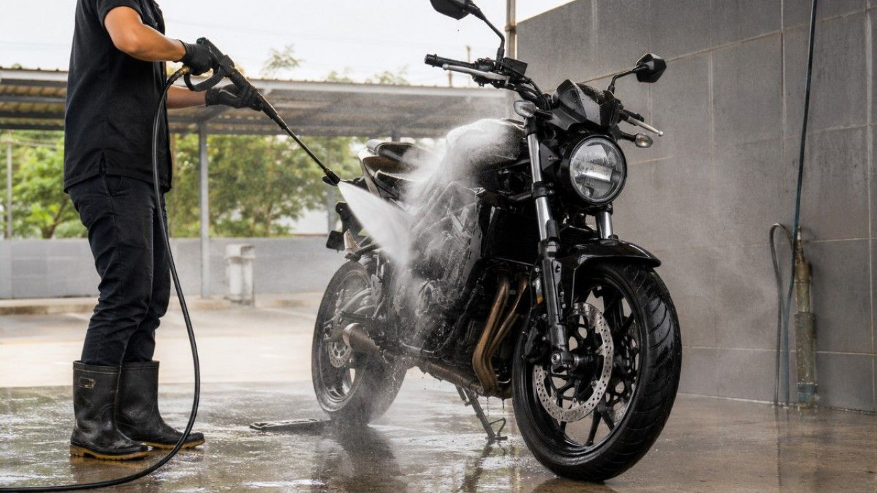 Motor Habis Dicuci Muncul Bunyi Aneh, Waspadai Air Masuk Akibat Asal Semprot