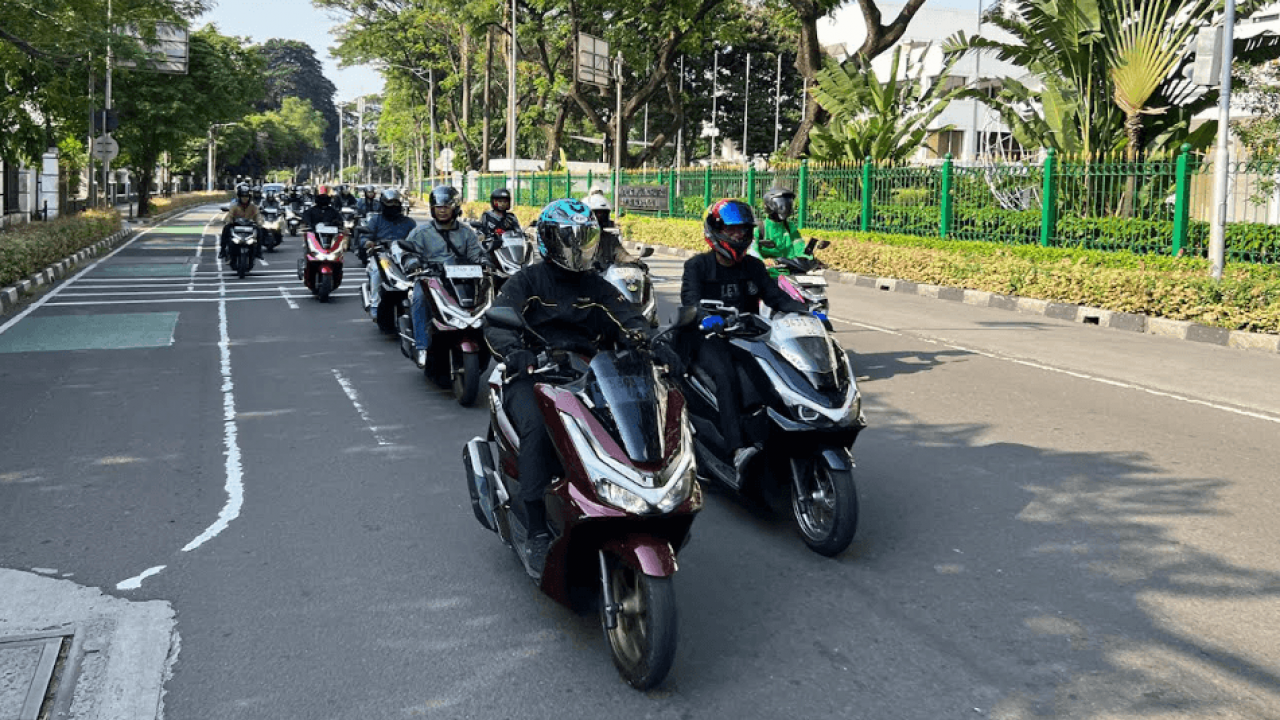 Wahana Honda Gelar NGASAB, Ajak Pengguna PCX160 Rolling City Jelajah Ikon Jakarta
