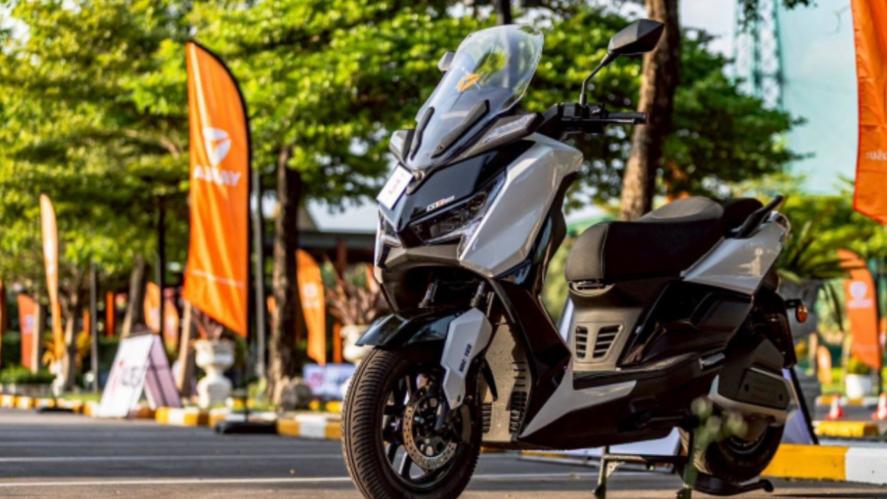 Motor Listrik Yadea GT80 Dibekali Baterai Besar, Bisa Jalan 170 Km dengan Sekali Pengisian