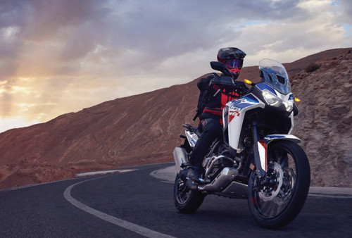 Honda CRF1100L Africa Twin 2024 yang Punya Mode Matic dan Manual