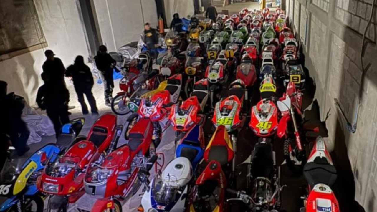 Markas Gembong Narkoba Digerebek FBI, Isi Garasinya Ada Motor MotoGP Milik Valentino Rossi-Jorge Lorenzo