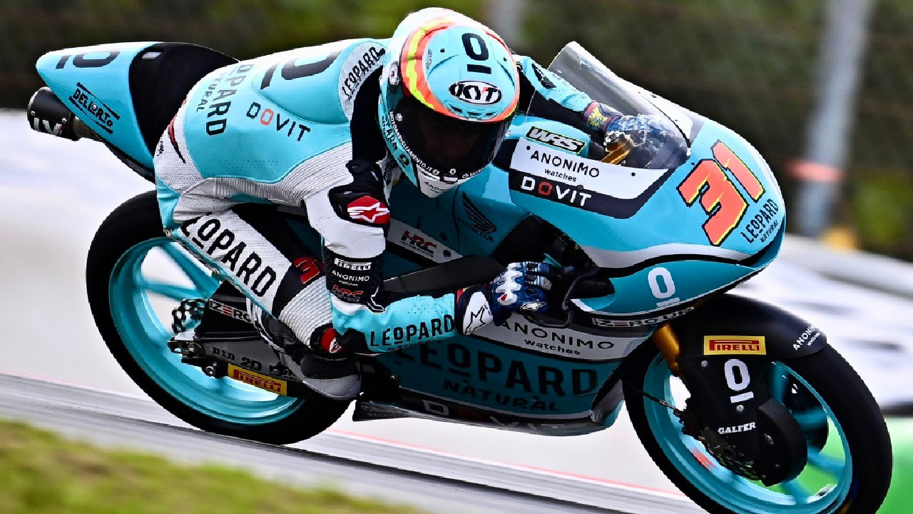 Adrian Fernandez  Pole Position di Kualifikasi Moto3 Malaysia 2024