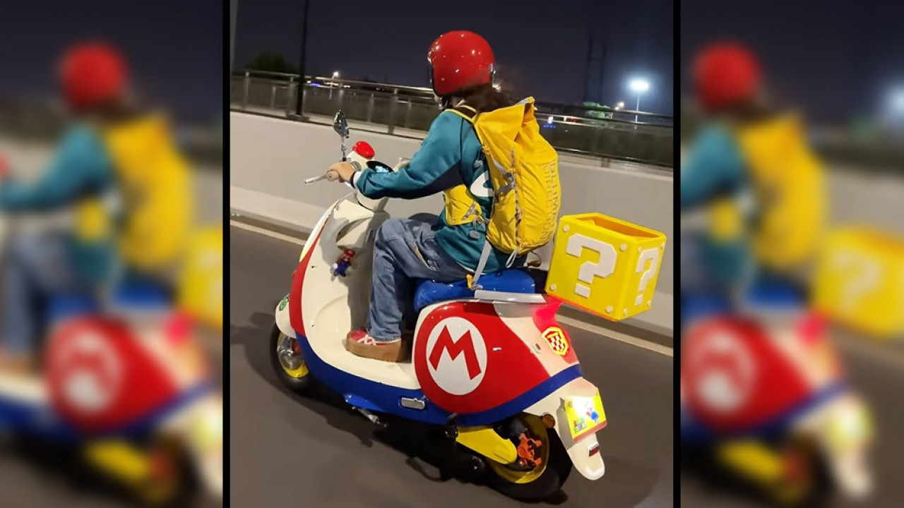 Gemas! Gadis Motovlog Ini Modifikasi Sepeda Listriknya Jadi Kendaraan Mario Bros