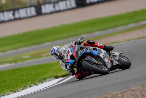 Aksi Kilat Razgatlioglu di FP1 Donington, Petrucci dan Gerloff Nyaris Mengejar