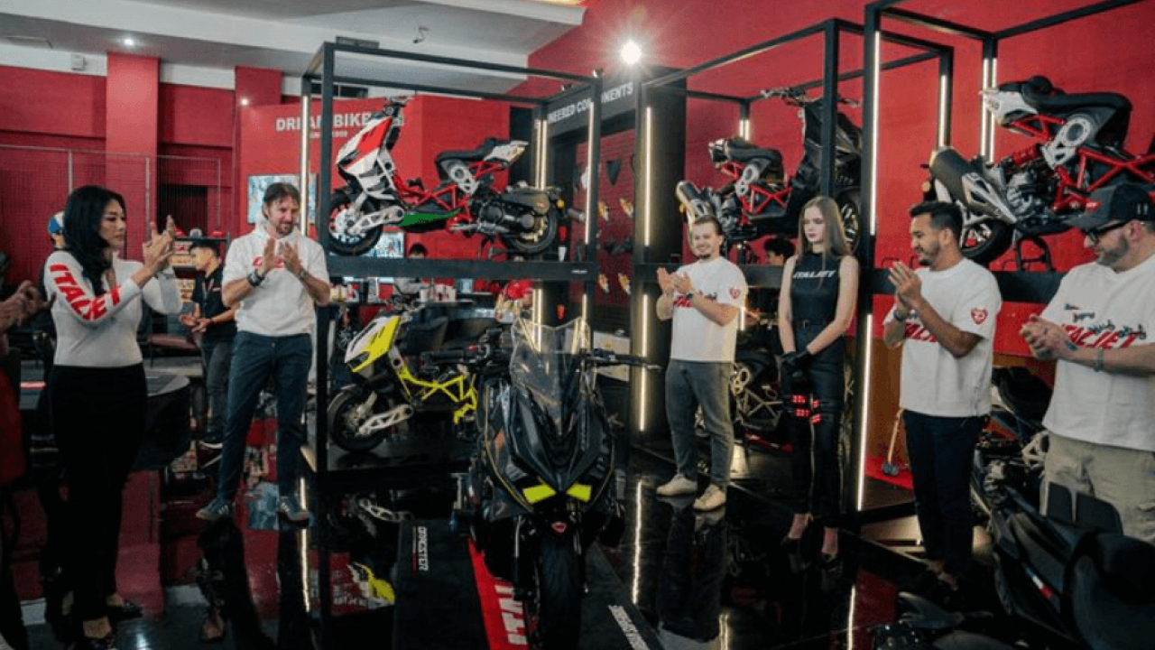 Italjet Perkenalkan R200 dan Dragster 700 di IIMS 2026, Harganya Bikin Kaget!