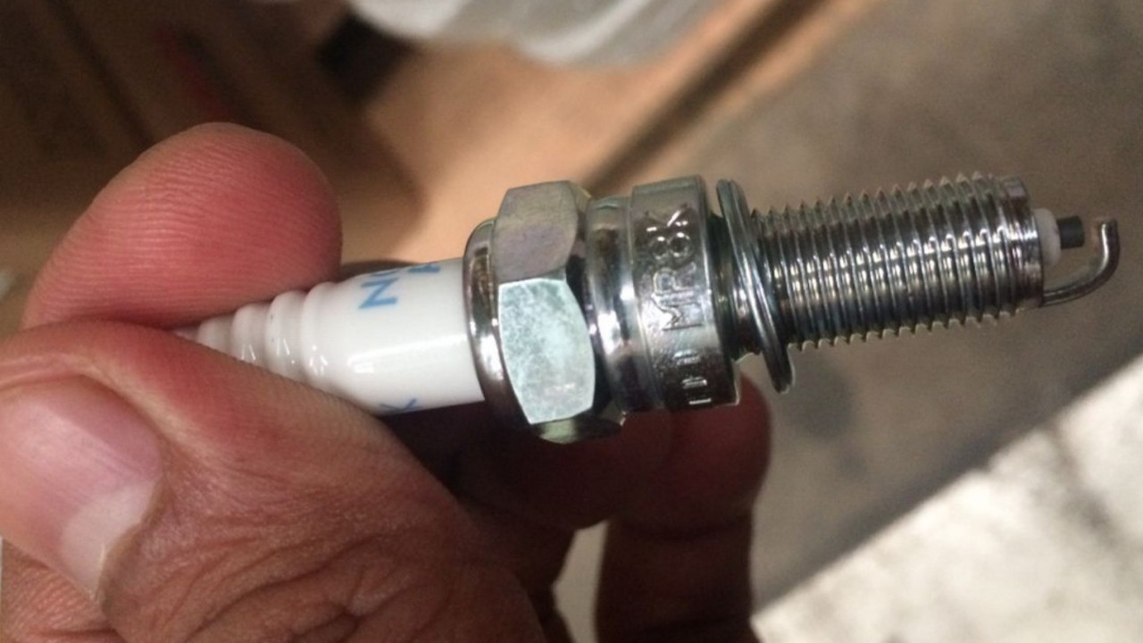 Jangan Pernah Copot Ring Busi, Ini Risiko Fatal yang Bisa Terjadi pada Mesin Motor Kamu