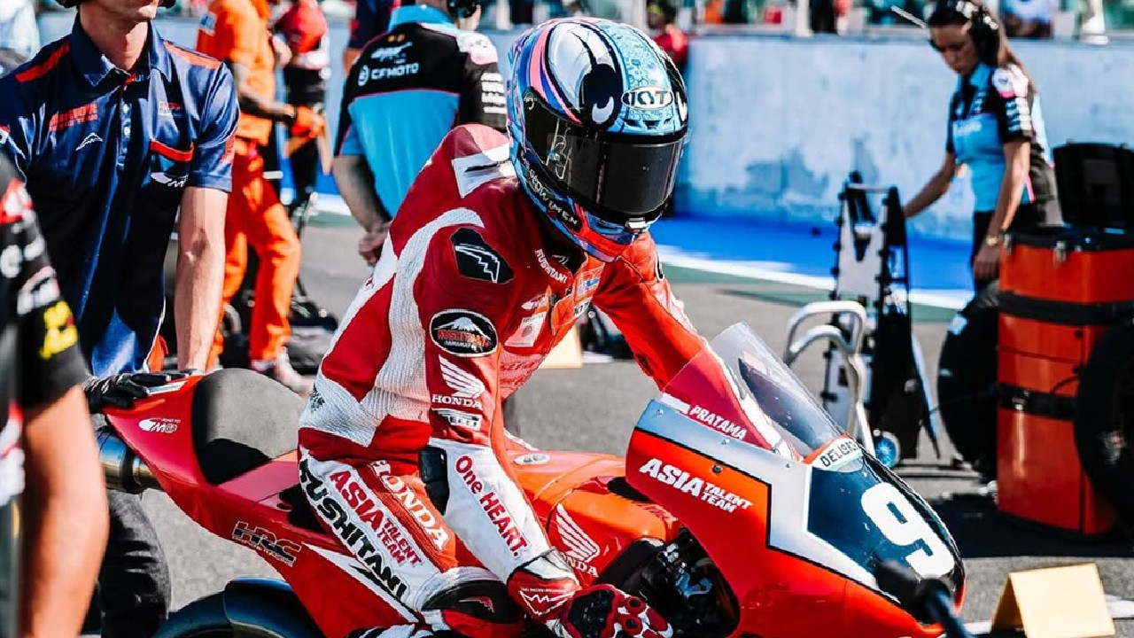 Catatan Prestisius Veda Ega di JuniorGP 2025, Asapi Eks Pembalap Moto3 dan Lampaui Rekor Mario Aji