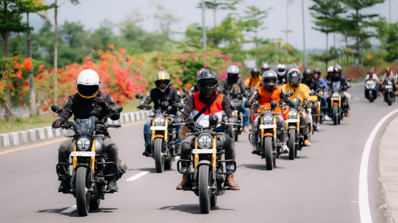 Belasan Bikers Geber TVS Ronin Menyusuri Keindahan Bali–Lombok