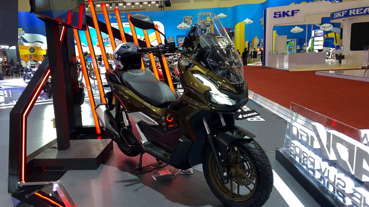 AHM Bukukan Penjualan 562 unit di IMOS 2025, New Honda ADV160 Jadi Primadona