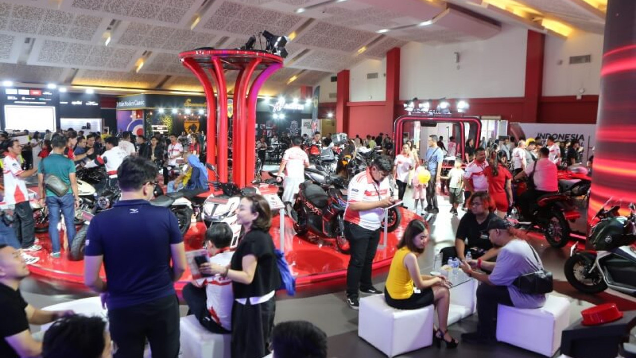 Tembus Ratusan Ribu Pengunjung, IIMS 2026 Bukukan Transaksi Rp8,7 Triliun