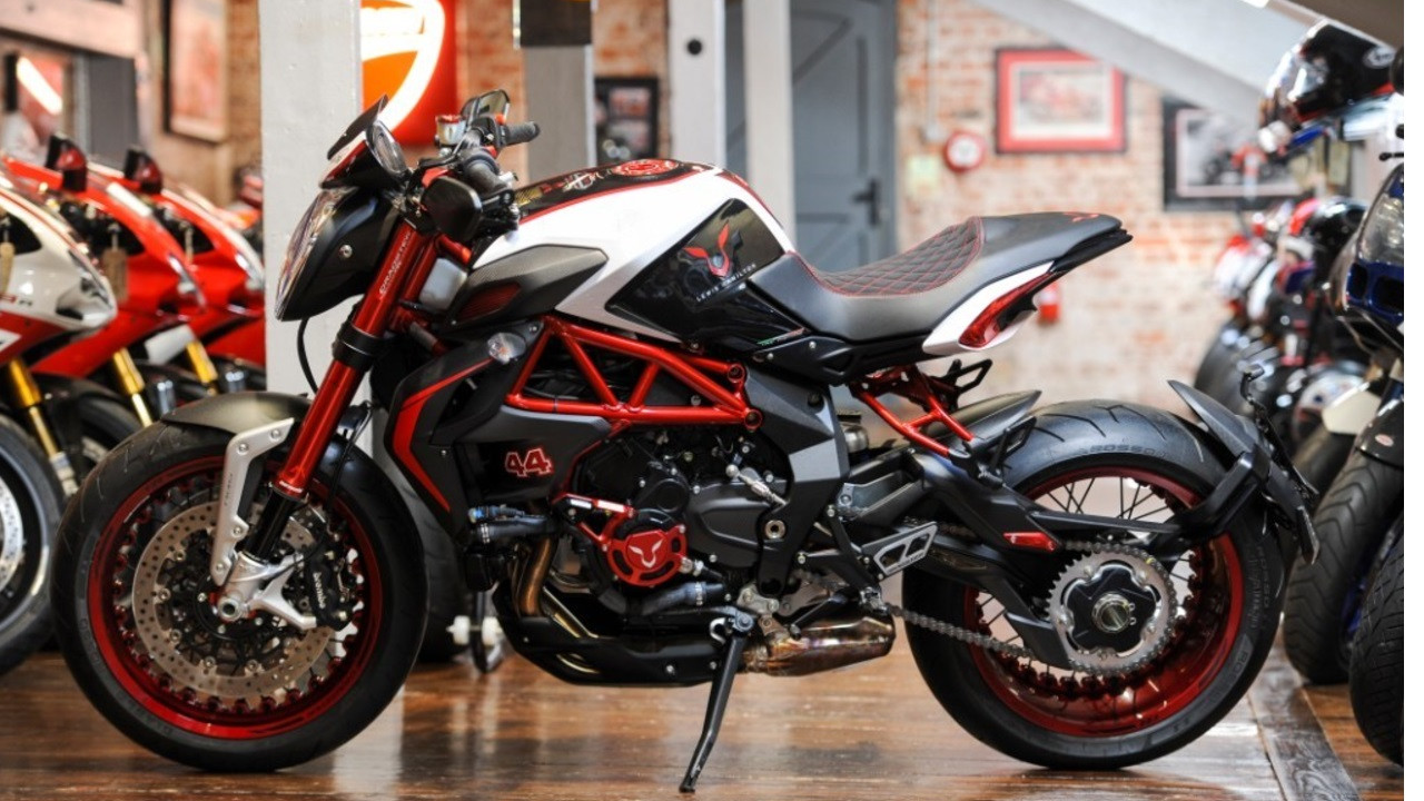 Cuma 244 Unit di Dunia! Ini Keunggulan MV Agusta LH44 Dragster 800 RR