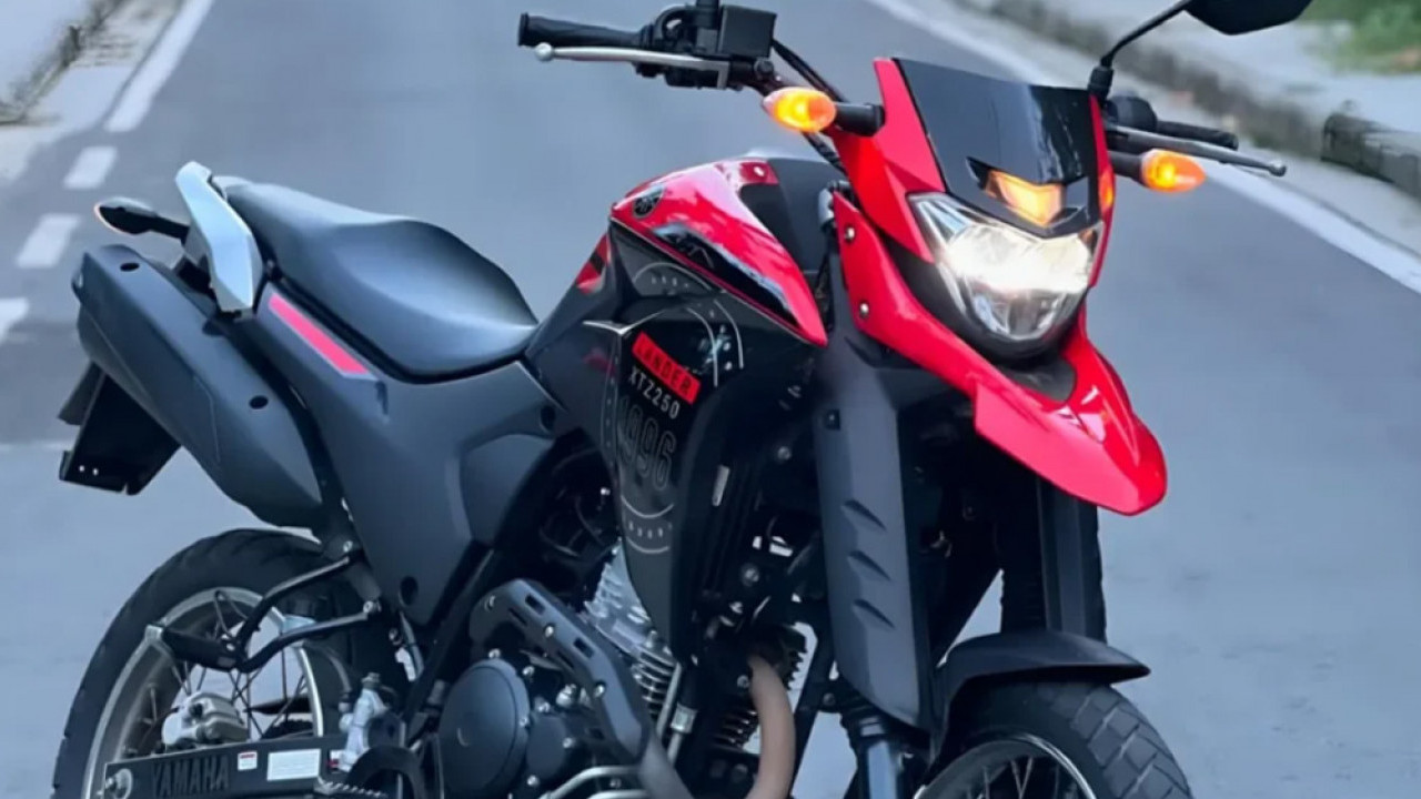 Gahar Maksimal! Yamaha Lander 250 2025 Resmi Meluncur: Motor Adventure  'Dua Alam'  yang Siap Libas Segala Medan!