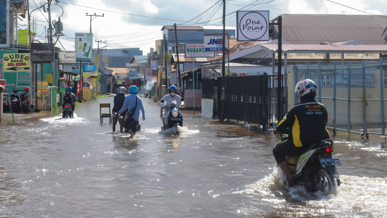 Tips Atasi Motor yang Terendam Banjir: Jangan Asal Dinyalakan, Begini Kata Ahli