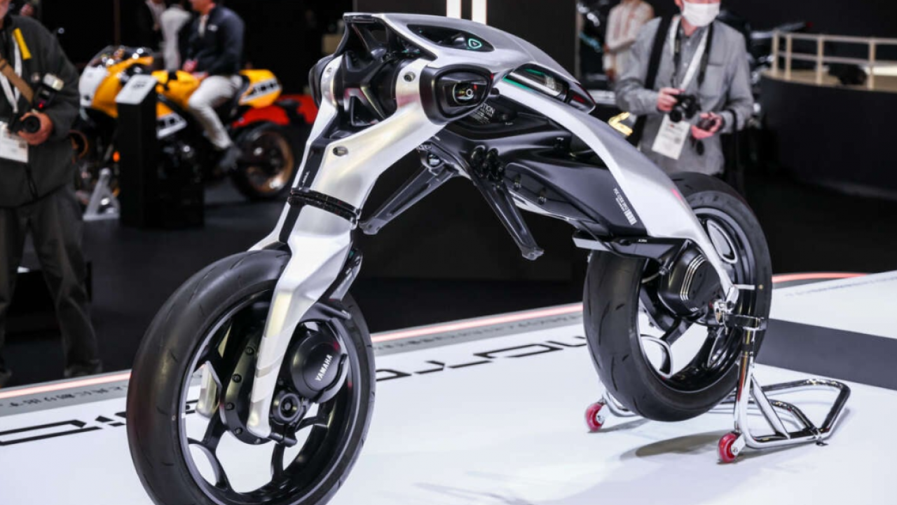 Yamaha Pamerkan Deretan Konsep Motor Listrik dan Hybrid Futuristik di JMS 2025