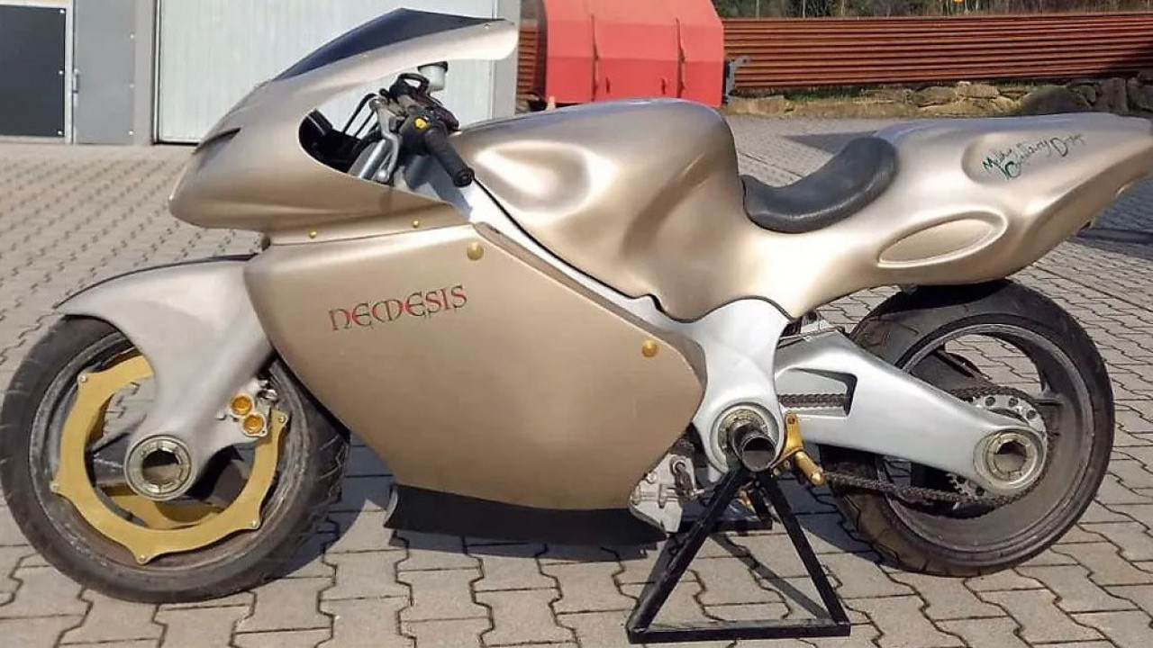 Luar Biasa! 5 Motor dengan Tangki Terbesar di Dunia, Sekali Isi Bisa Tembus 1.000 Km!