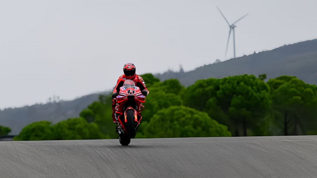 Debut Nicolo Bulega di MotoGP Portugal 2025, Bagnaia: 'Dia Bikin Saya Kagum!'