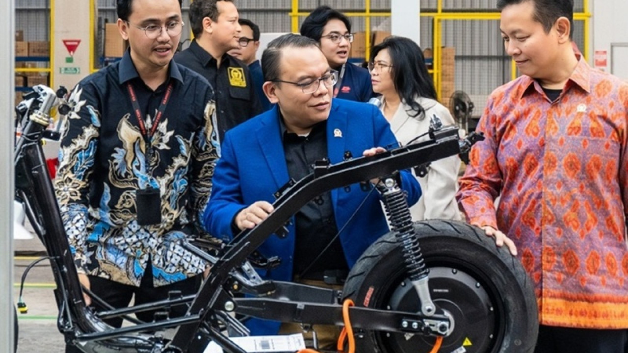 Kunjungi Pabrik QJMotor di Cikarang, Komisi VII DPR RI Sentil Soal TKDN