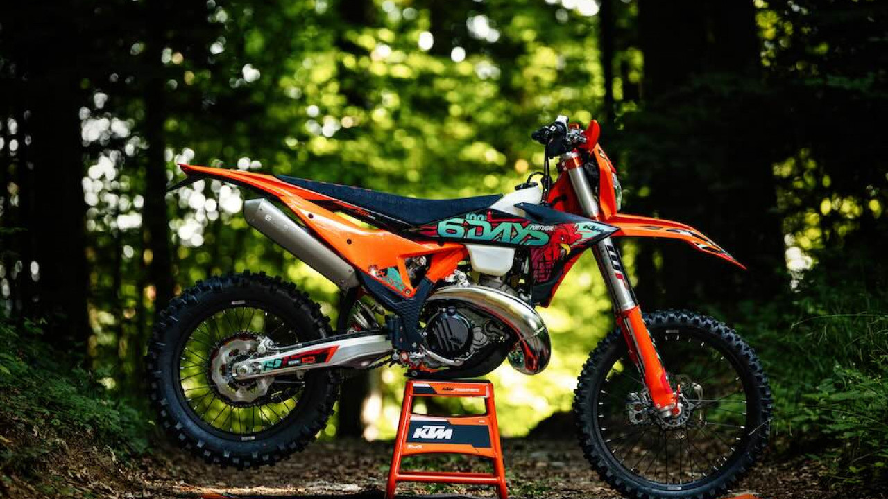 KTM EXC 6DAYS 2027 Hadir dengan Livery Spesial dan Komponen Siap Balap