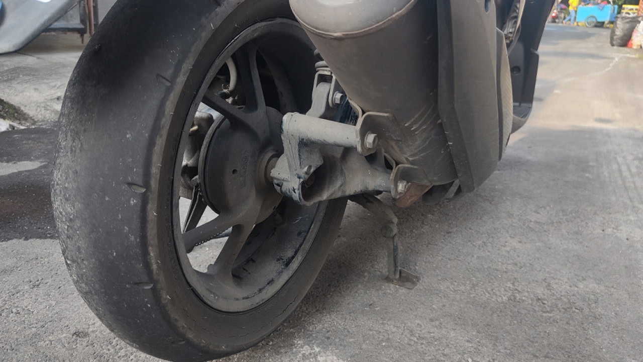 Jangan Sepele! Ban Motor Botak Dibiarkan Terlalu Lama Bisa Berujung Fatal, Ini Waktu Ideal Gantinya