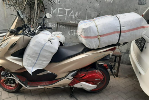 Cara Aman Membawa Barang  Di Dek Motor