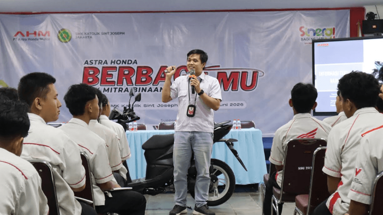 Astra Honda Berbagi Ilmu Sambangi SMK Sint Joseph, Kupas Tuntas Teknologi Honda Vario 125 Street 