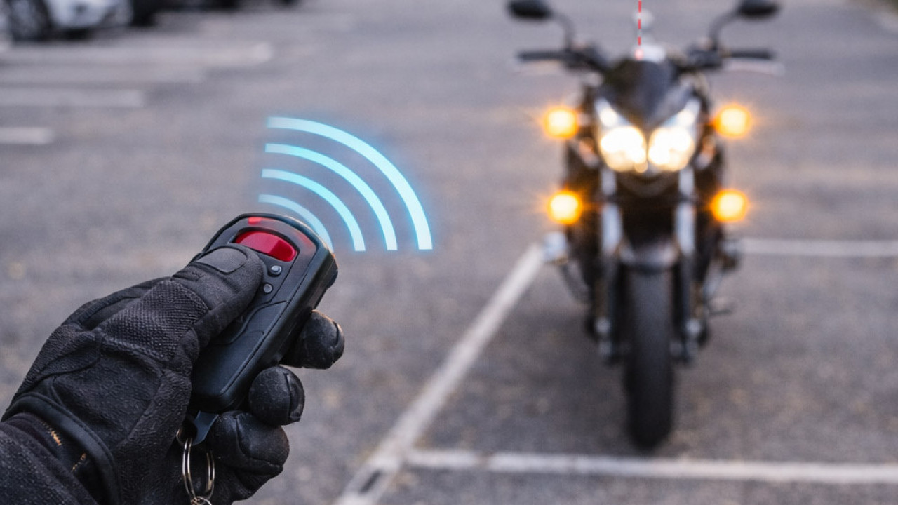 Alarm Motor dengan Remote Locator: Solusi Praktis Saat Lupa Parkir Motor di Mana