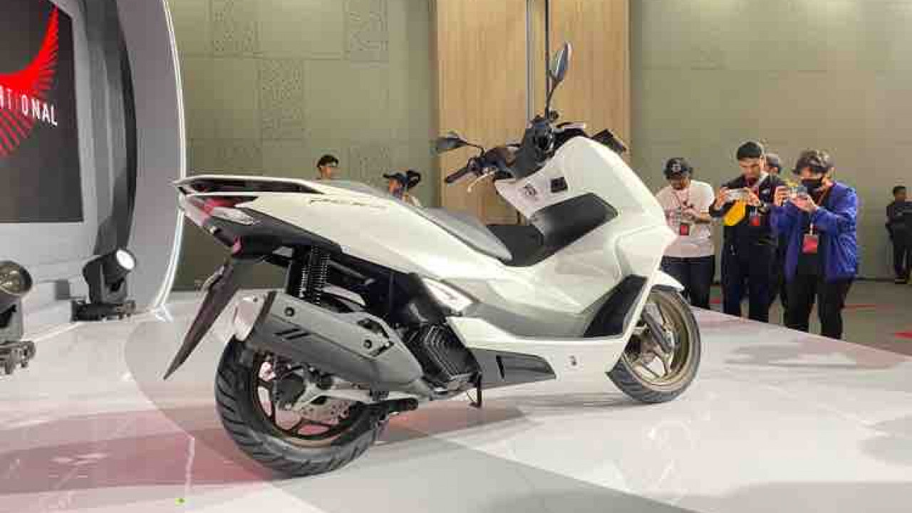 Intip Spesifikasi dan Daftar Harga New Honda PCX 160 Terbaru