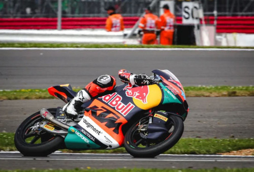 Jatuh Terus Bangkit, Joel Kelso Nggak Terkalahkan di Practice 2 Moto3 Austria