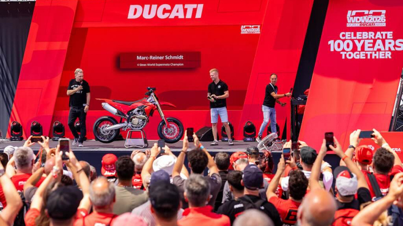 Ducati Luncurkan Desmo450 SM di World Ducati Week 2026, Jadi Sorotan Perayaan 100 Tahun