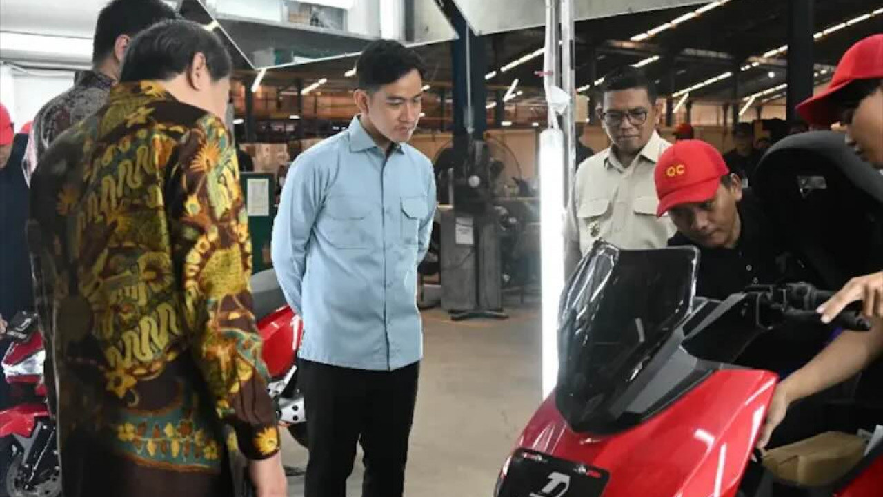 Wapres Gibran Tinjau Pabrik Motor Listrik United E-Motor, Dukung Industri Nasional