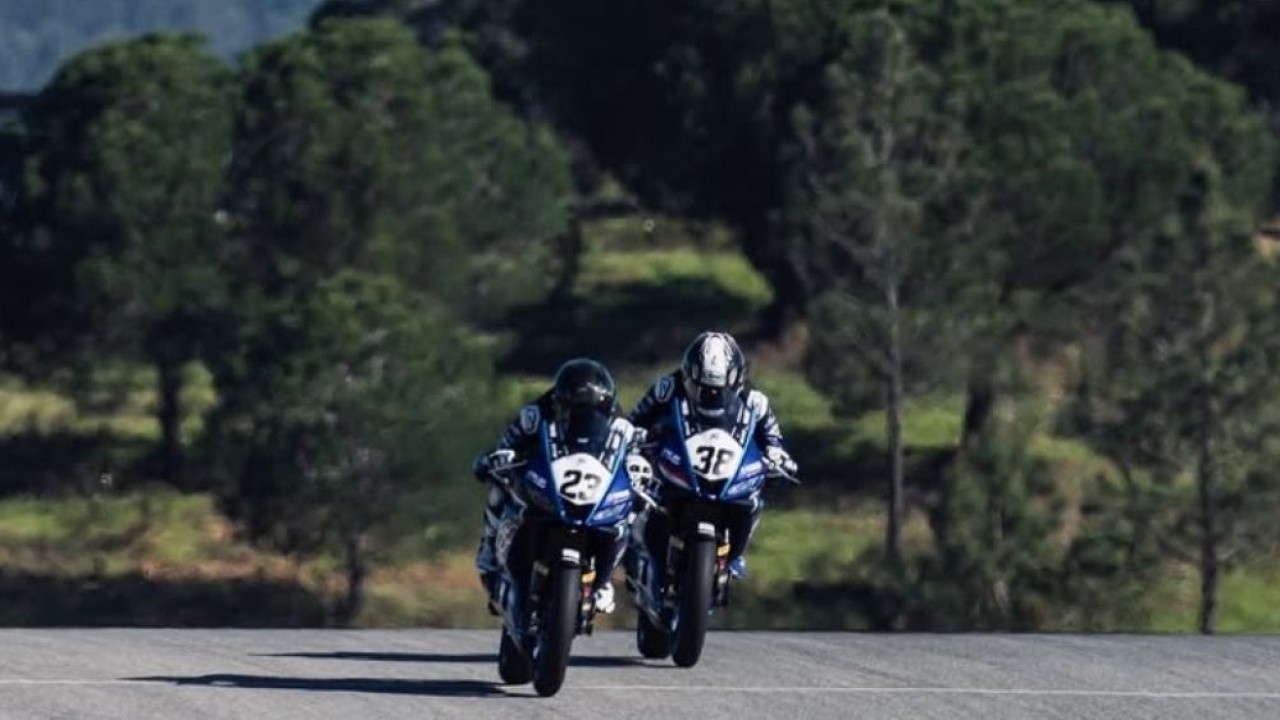 Drama Misano: Senggolan di Lap Terakhir Gagalkan Arai Agaska Raih Kemenangan di R3 bLU cRU World Cup Emilia Romagna 2025