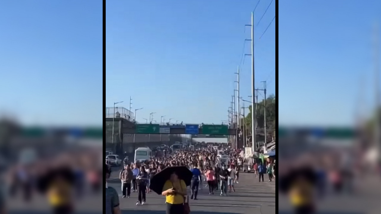 Dunia Krisis Bahan Minyak, Masyarakat Pilih Jalan Kaki untuk Kerja daripada Naik Motor dan Mobil