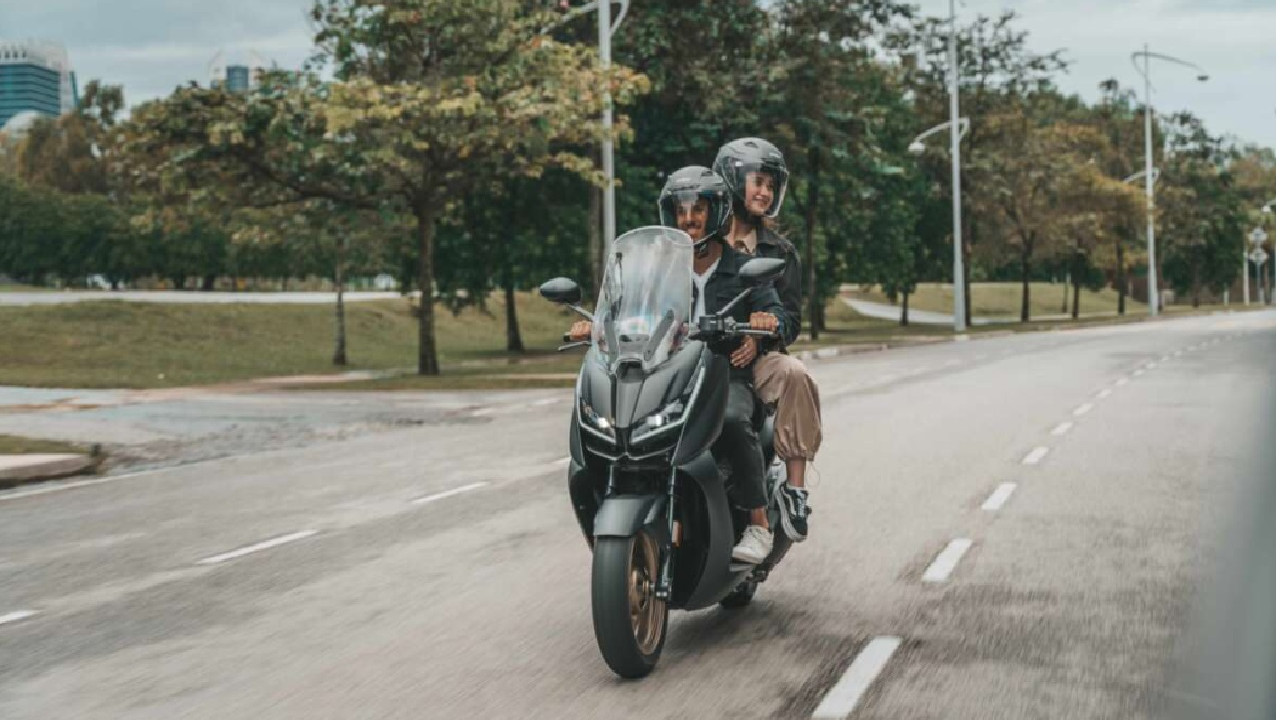 Muncul di Malaysia Skutik Bongsor Gahar 350 cc Silangan Yamaha XMAX dan Honda PCX 160, Segini harganya