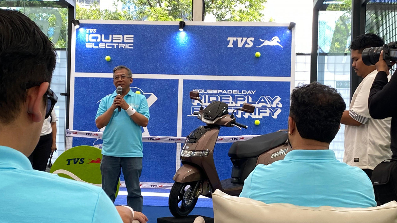 TVS Sukses Gelar IQube Padel Day, Gabungkan Keseruan Riding dan Olahraga