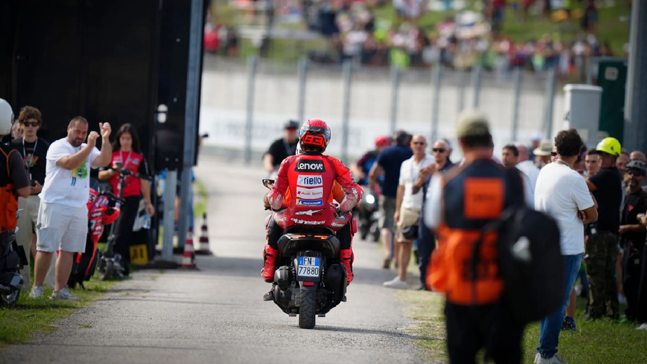 Detik-Detik Kejutan di Misano, Video Marc Marquez Terjatuh Saat Memimpin Sprint Race MotoGP San Marino 2025