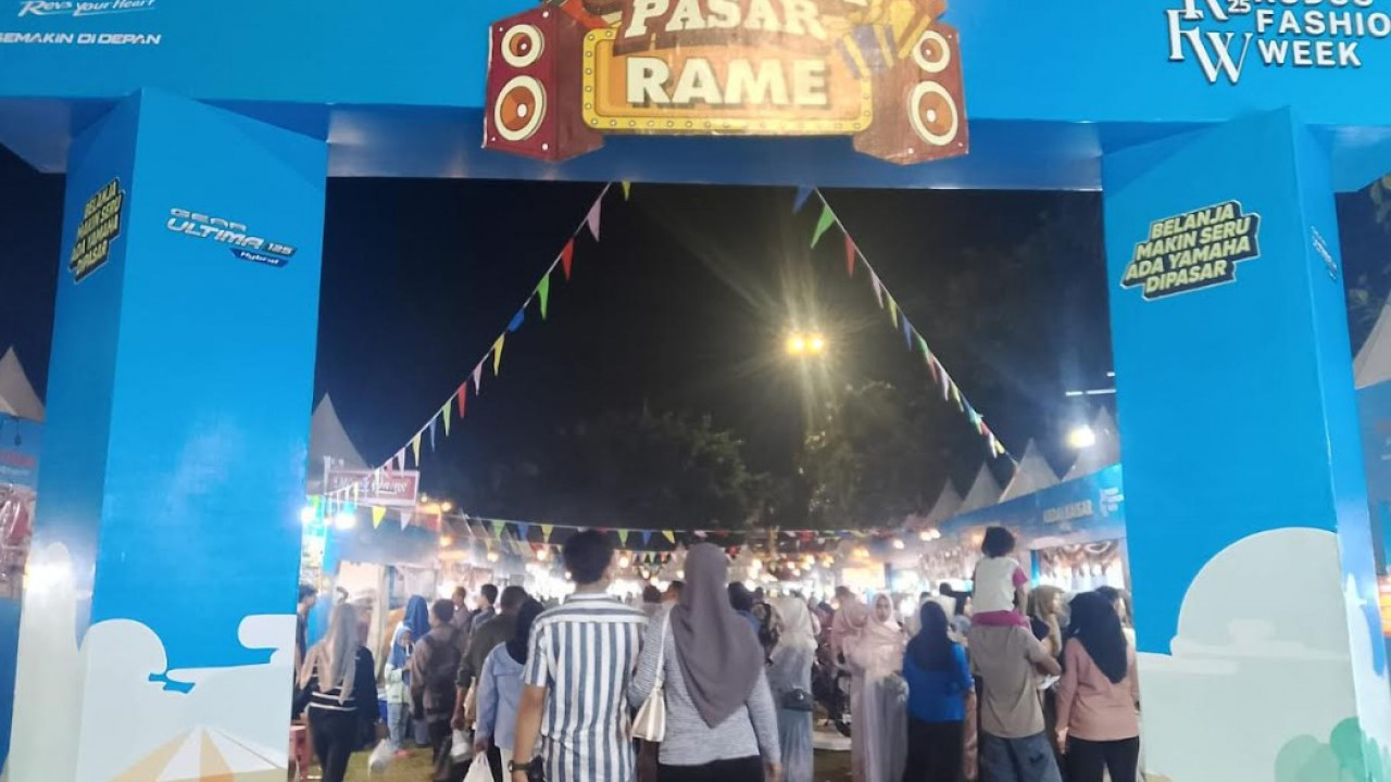 YAMAHA GOES TO PASAR! Bukan Cuma Jualan Motor, Grebek Pasar Rame Jadi 'Pesta Rakyat' yang Bikin UMKM & Emak-Emak Happy!