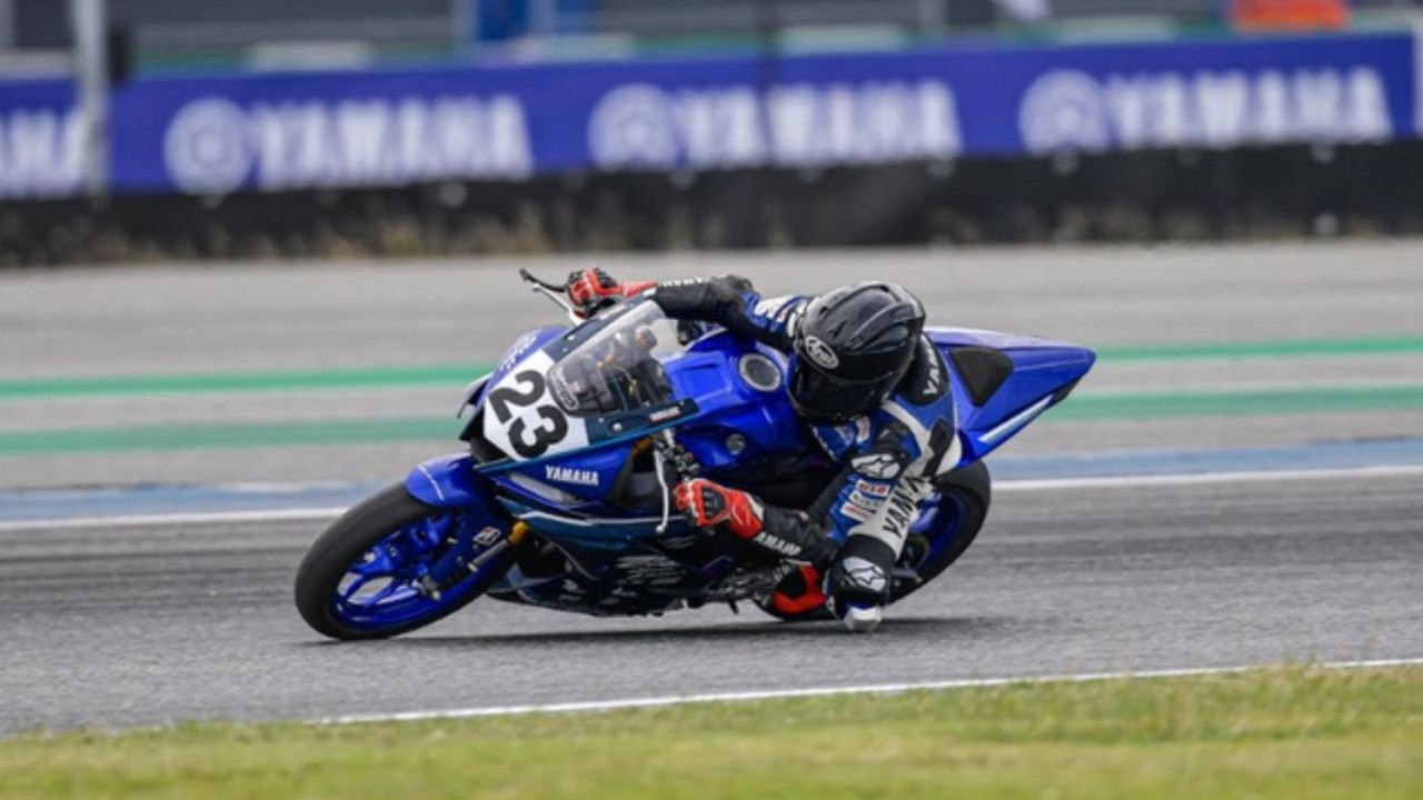 Debut Impresif di Buriram, Sabian Fathul Ilmi Tunjukkan Potensi Besar di Yamaha R3 BLU CRU Asia-Pacific Championship 2025