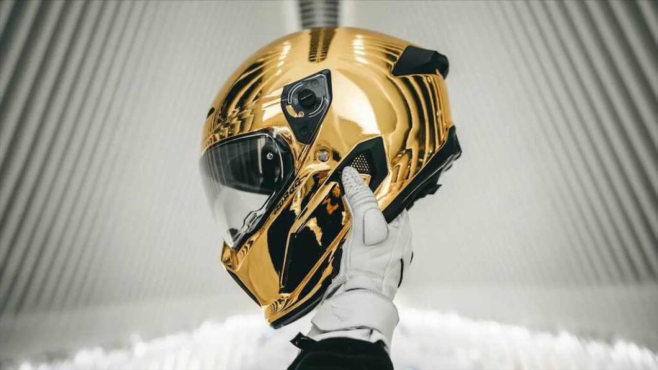 Ruroc Rilis Helm Edisi Terbatas AT4.0 Carbon Gold Chrome yang Mewah