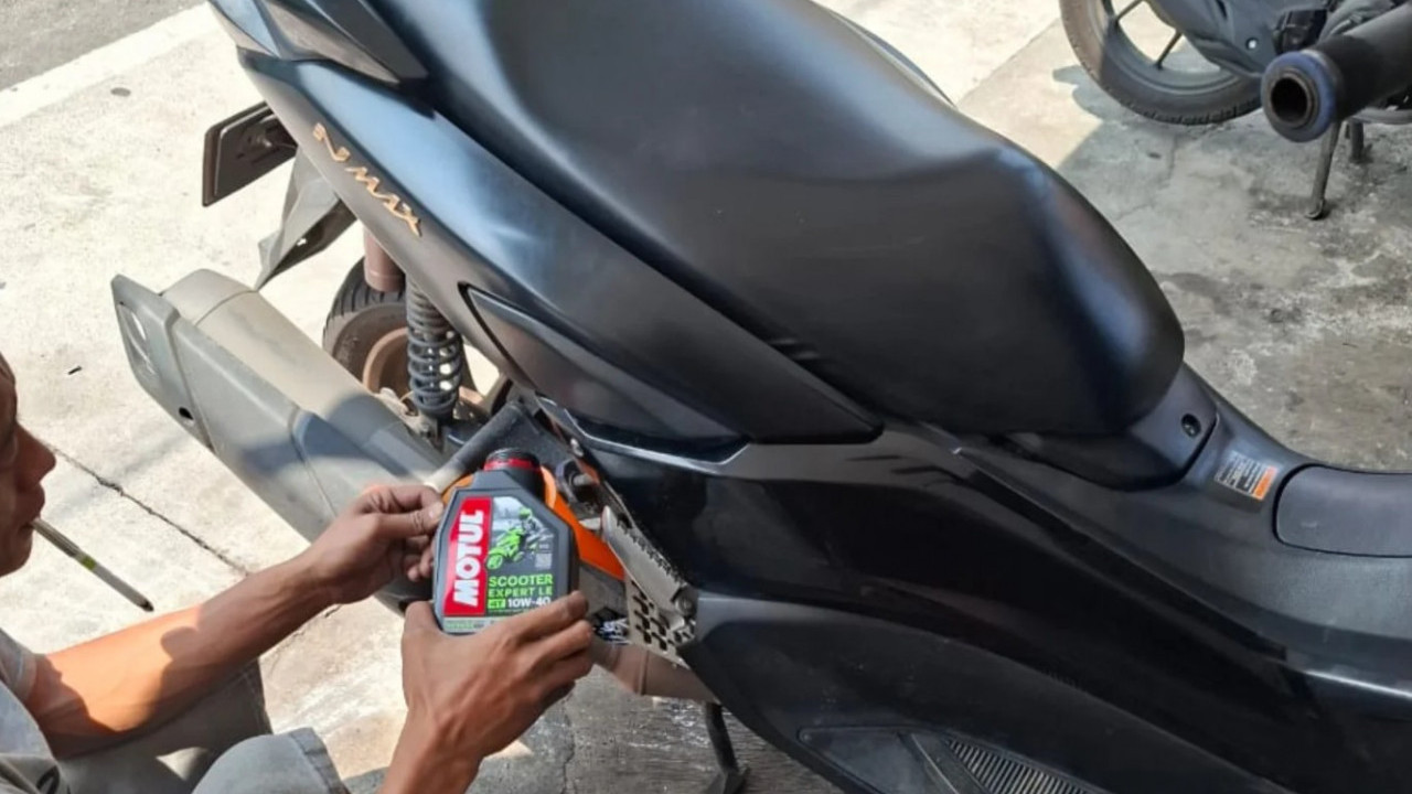 Masih Banyak yang Keliru, Segini Takaran Oli Mesin Yamaha NMAX yang Benar 