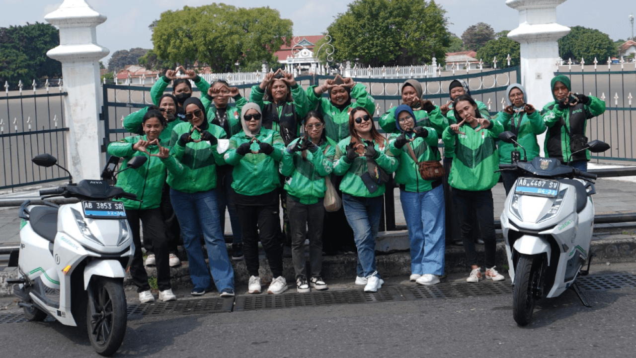 Motor Listrik ALVA N3 Jadi Andalan Driver Ojol Perempuan di Yogyakarta