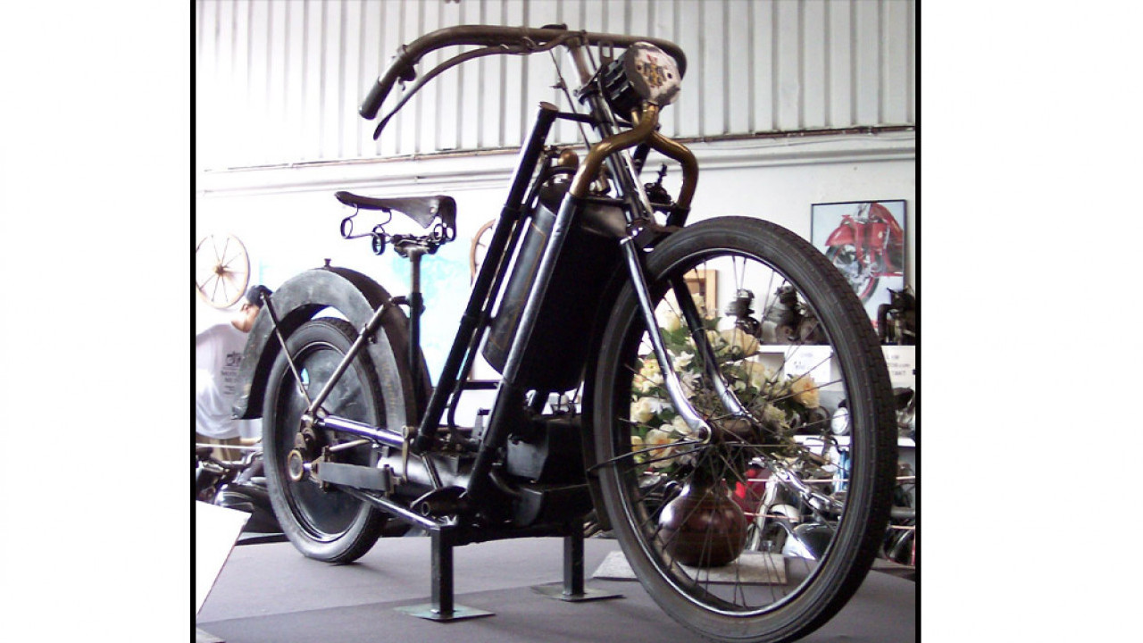 Hildebrand & Wolfmuller 1894: Pabrik Motor Produksi Massal Pertama di Dunia, Jejak Awalnya di Indonesia