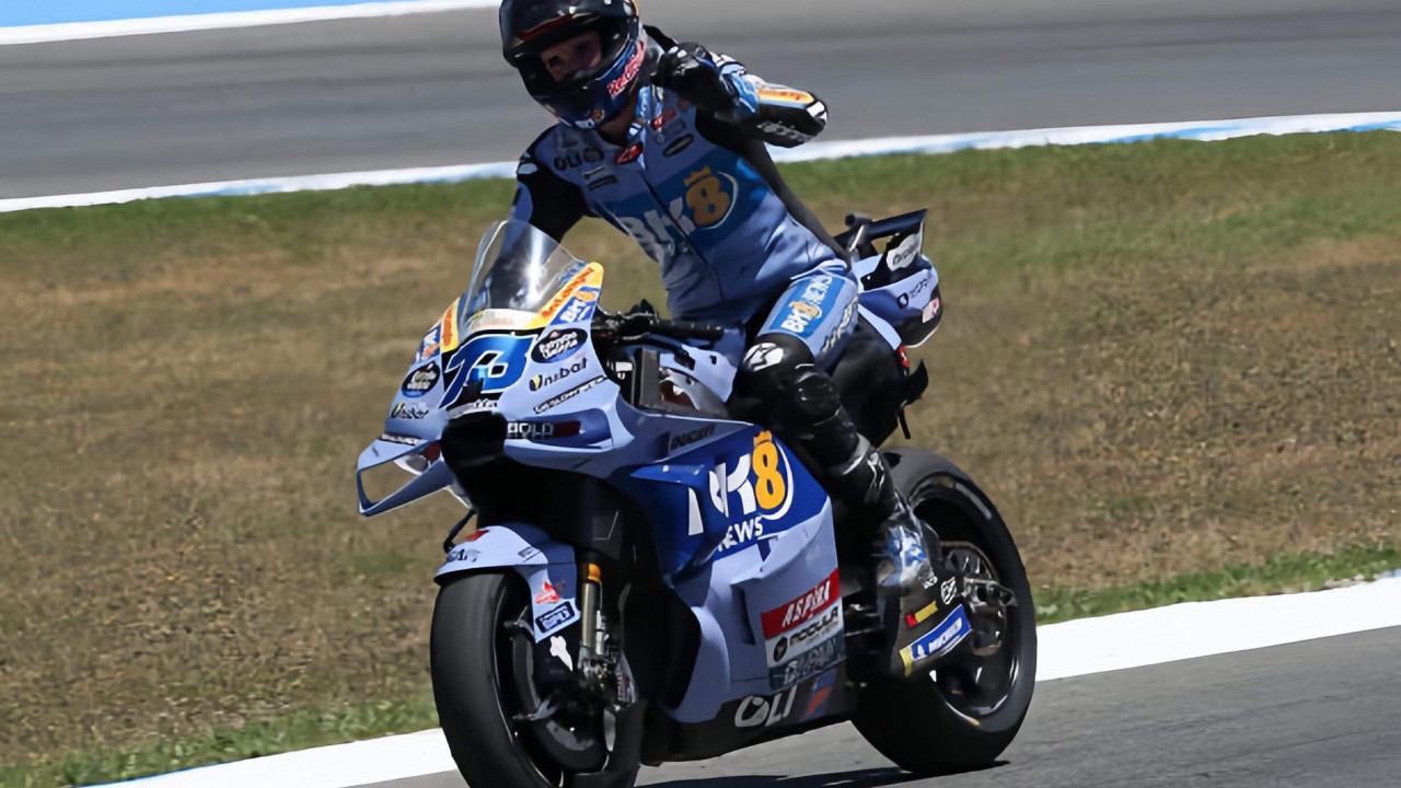 Hasil MotoGP Spanyol 2026: Alex Marquez Juara, Marc dan Pecco Bagnaia Crash!