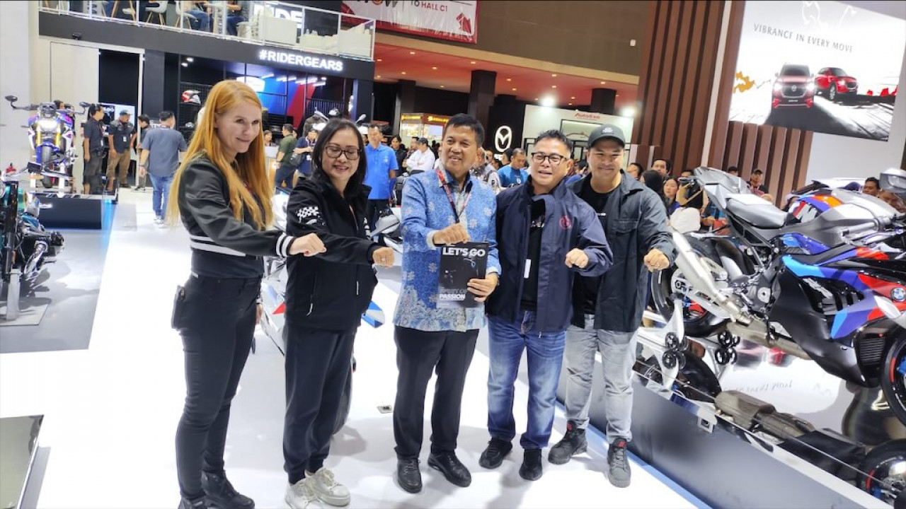BMW Motorrad Indonesia Luncurkan 4 Model Terbaru dan Majalah Resmi di IIMS 2026