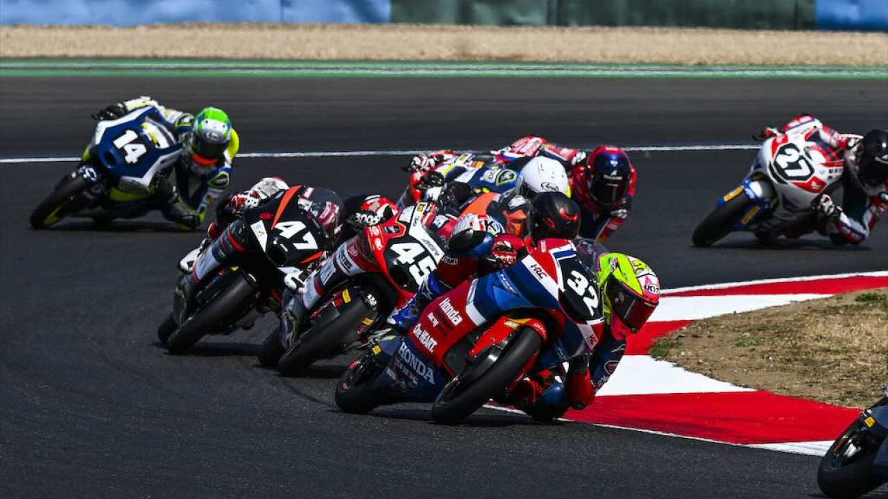 Finis Ke 12 di Prancis, Kiandra Ramadhipa Pertahankan Posisi 5 Klasemen Moto3 Junior World Championship