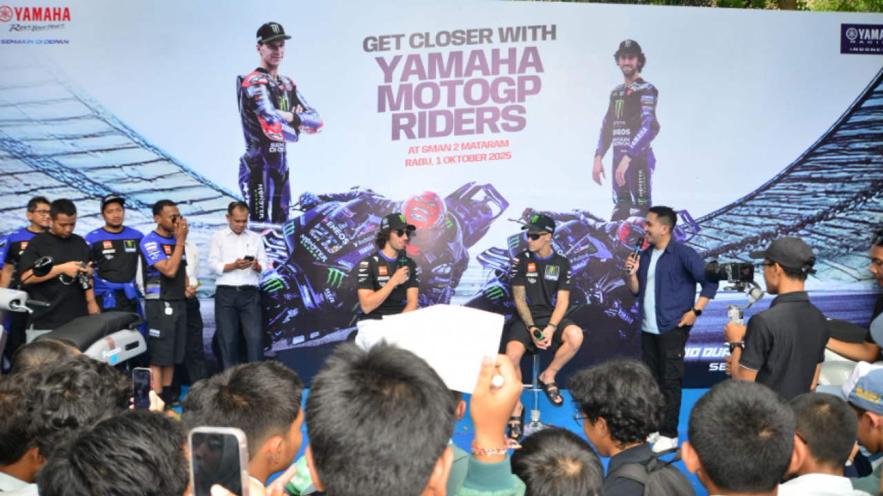 Fabio Quartararo dan Alex Rins Mampir ke SMAN 2 Mataram, Ratusan Pelajar Histeris Sambut Idola!