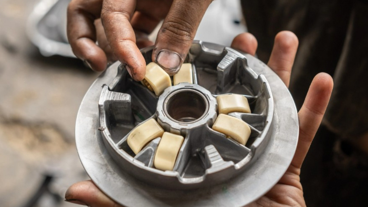 Roller Motor Matic Peyang Bisa Ganggu Kerja CVT, Ini Gejala yang Sering Muncul