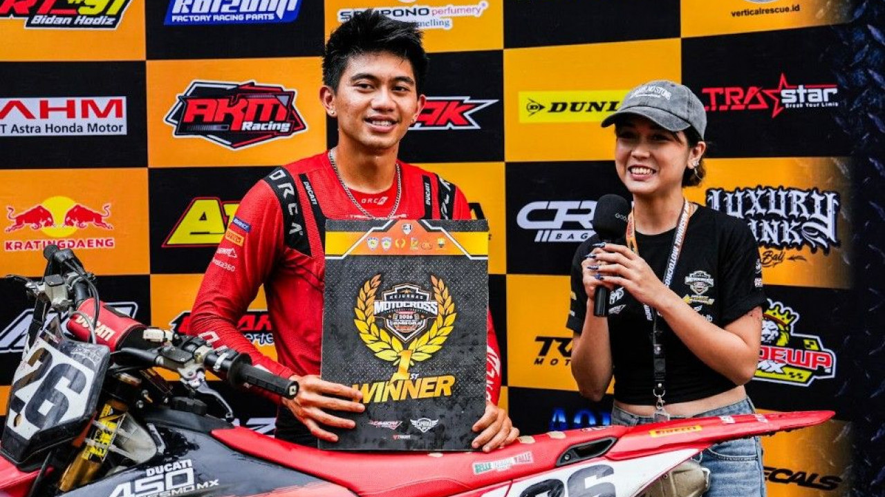 Kejurnas Motocross Round 3: Sempat Crash, Diva Ismayana Bawa Ducati Desmo450 MX Menangi Sesi Qualifying Race