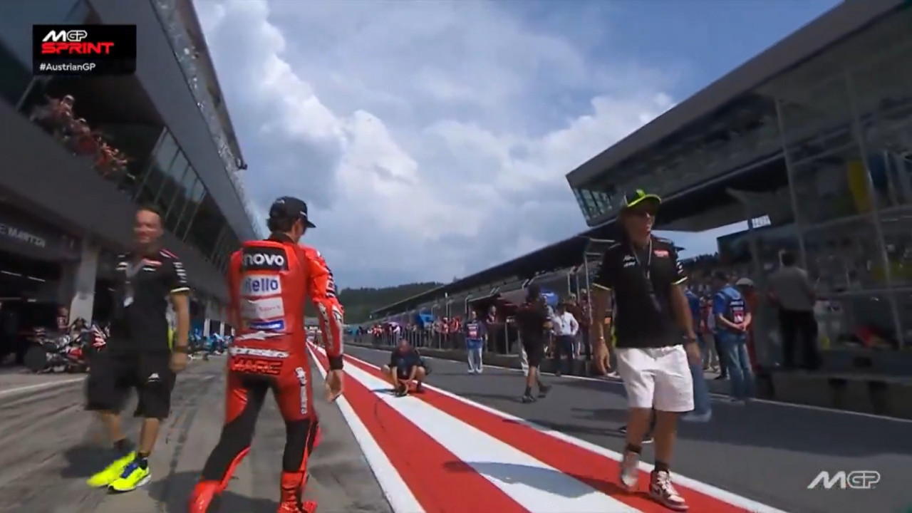 Klarifikasi Marc Marquez Soal Video Cuek Berpapasan dengan Valentino Rossi