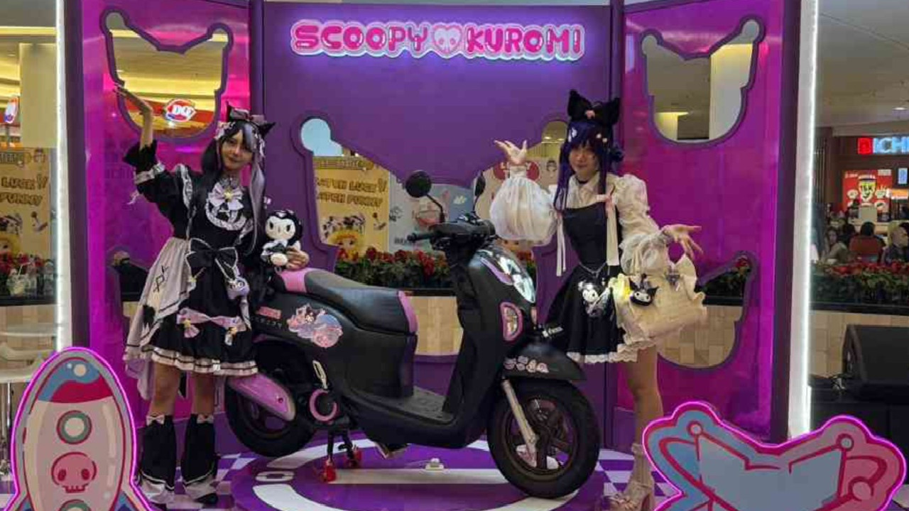 Komunitas Cosplay Bertema Kuromi Warnai Pameran Honda Scoopy Kuromi Limited Edition di Surabaya