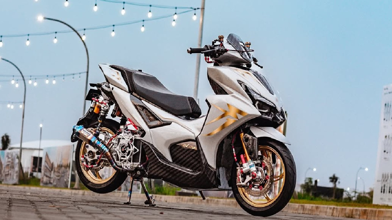 Modifikasi Yamaha Aerox Alpha Cyber Futuristic Bergaya Gundam Jadi Magnet di Event GTA 2025